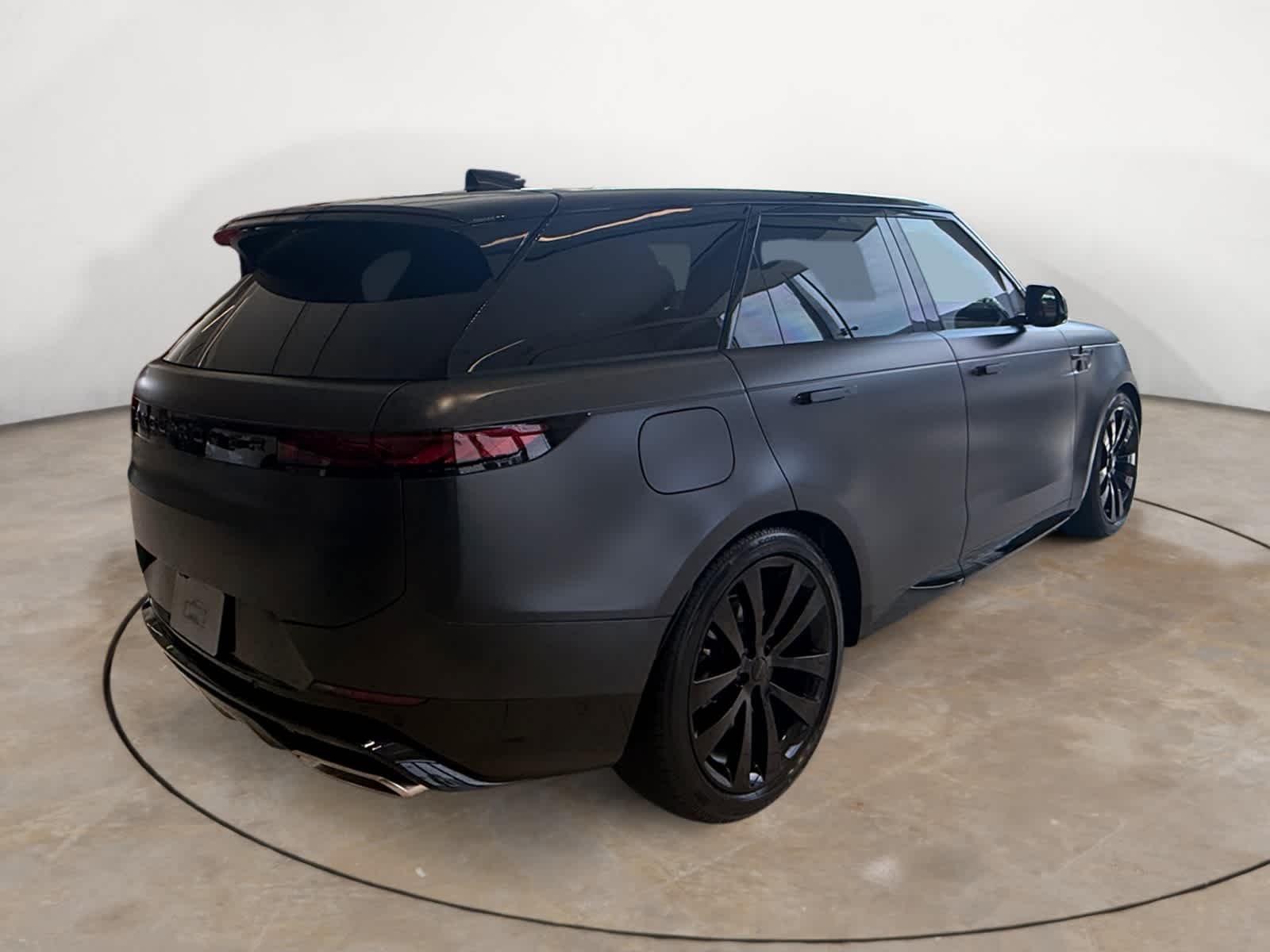 New 2026 Carpathian Grey LAND ROVER Dynamic SE image 5