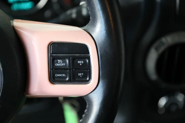Used 2017 Silver Jeep  image 6