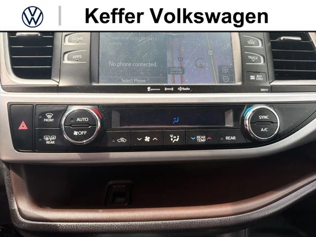 Used 2018 Blue Toyota XLE image 23