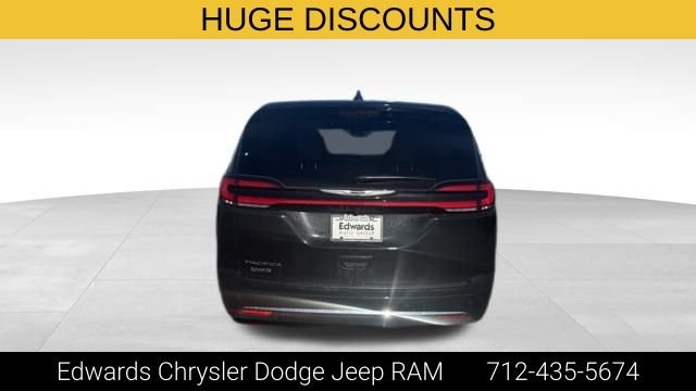 2026 Chrysler Pacifica Select - Photo 7