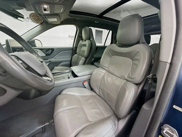 Used 2020 Blue Lincoln Reserve image 22