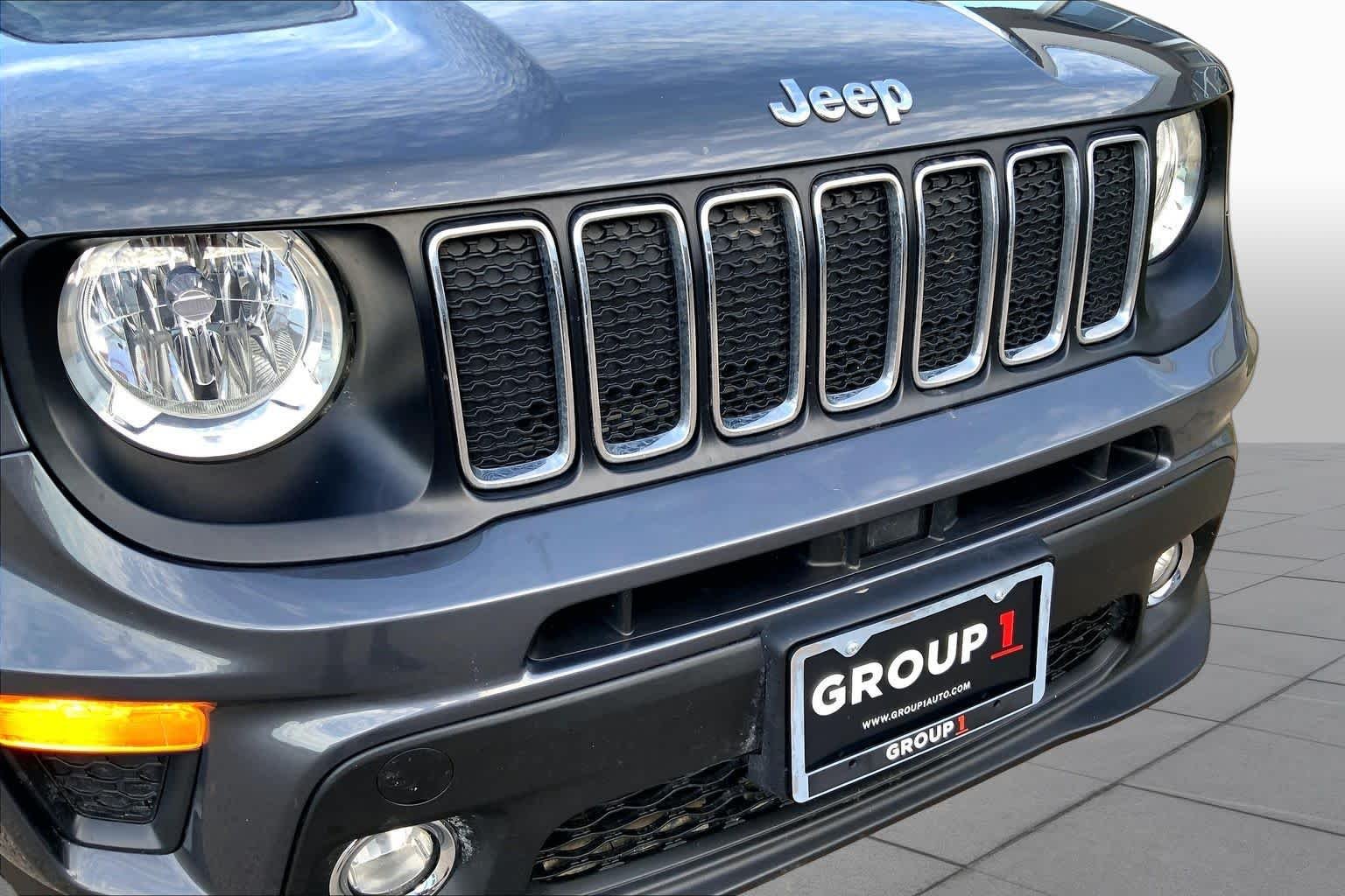 Used 2021 Graphite Gray Jeep Latitude image 30
