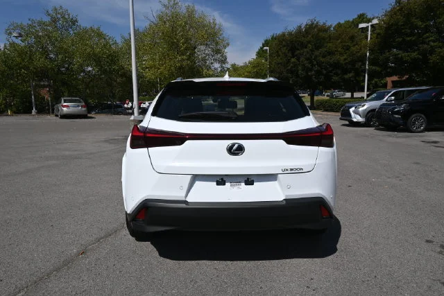 Certified Used 2026 ULTRA WHITE Lexus 300h Premium image 4