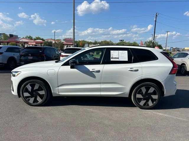 Used 2025 White Volvo T8 Plus image 4