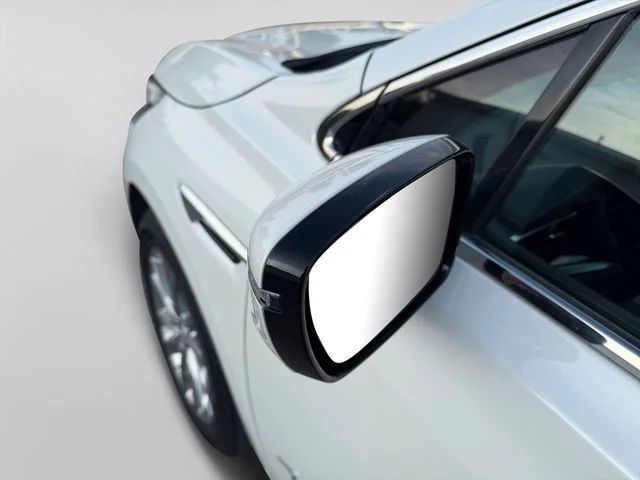 Used 2023 White Buick Avenir image 10