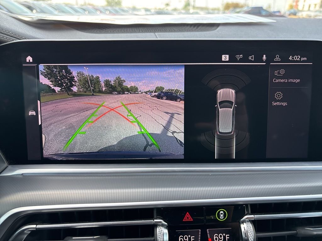 Used 2019 Gray BMW xDrive40i image 3