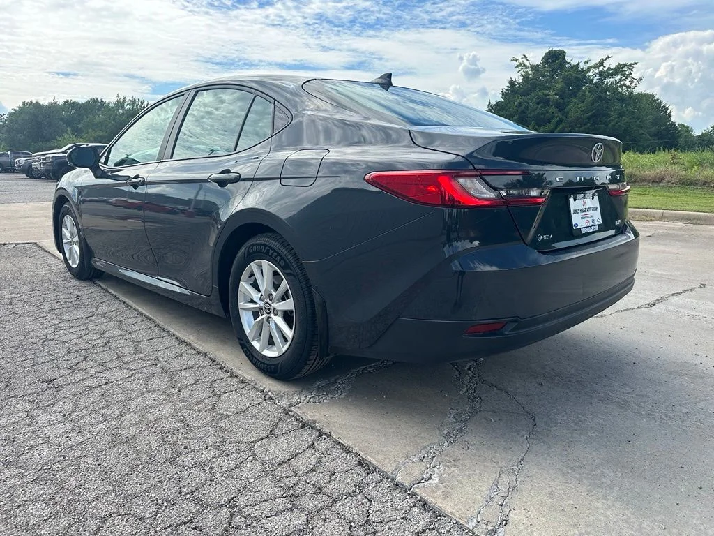 2025 Toyota Camry LE - Photo 7