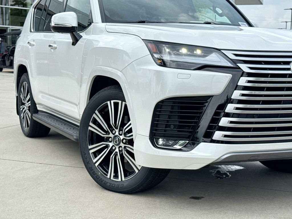 Used 2024 White Lexus 600 Luxury image 9