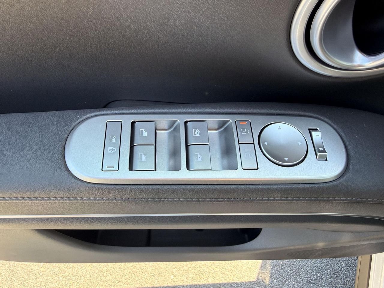 New 2026 Creamy White Pearl Hyundai SEL AWD image 11