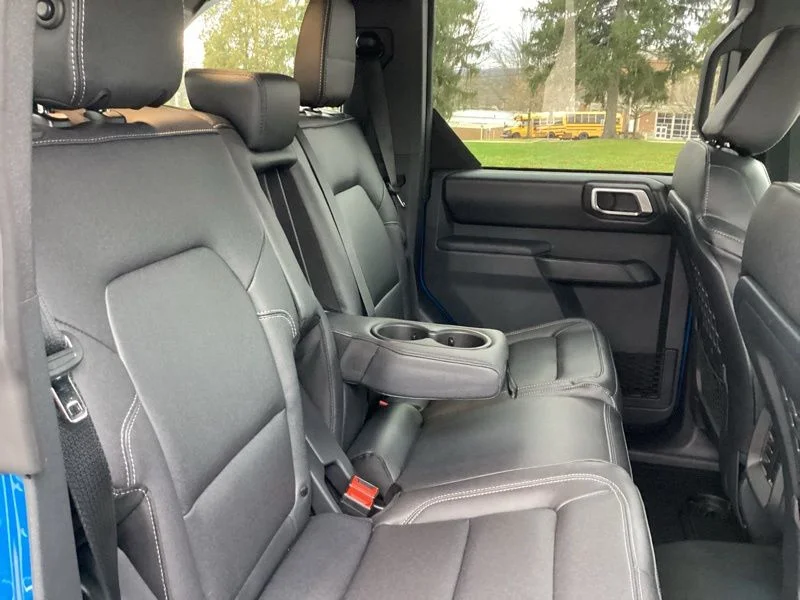 New 2025 Velocity Blue Metallic Ford Badlands® image 16
