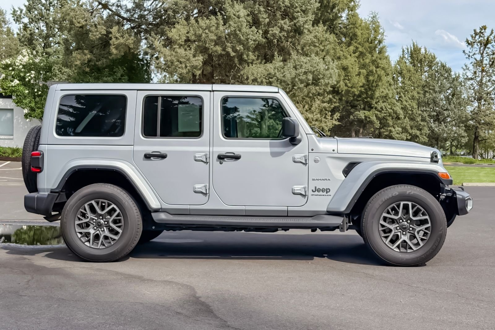 2024 Jeep Wrangler 4-Door Sahara - Photo 3