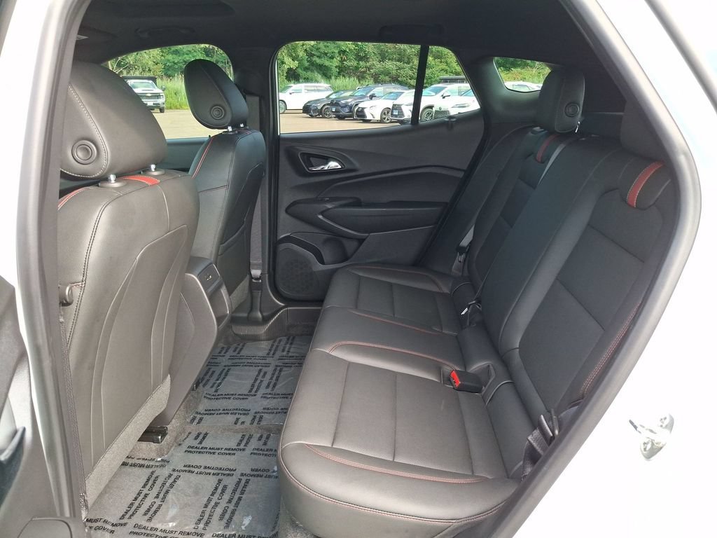 Used 2025 Chevrolet Trax SUV