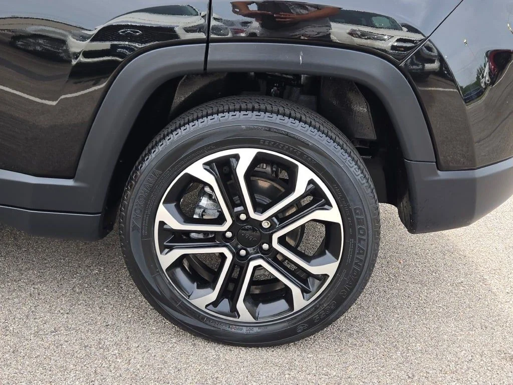 Used 2022 Black Jeep Limited image 17