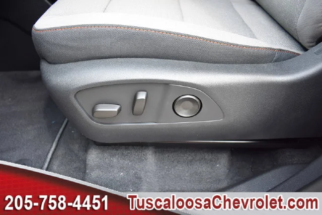 New 2027 Mosaic Black Metallic Chevrolet LT image 17