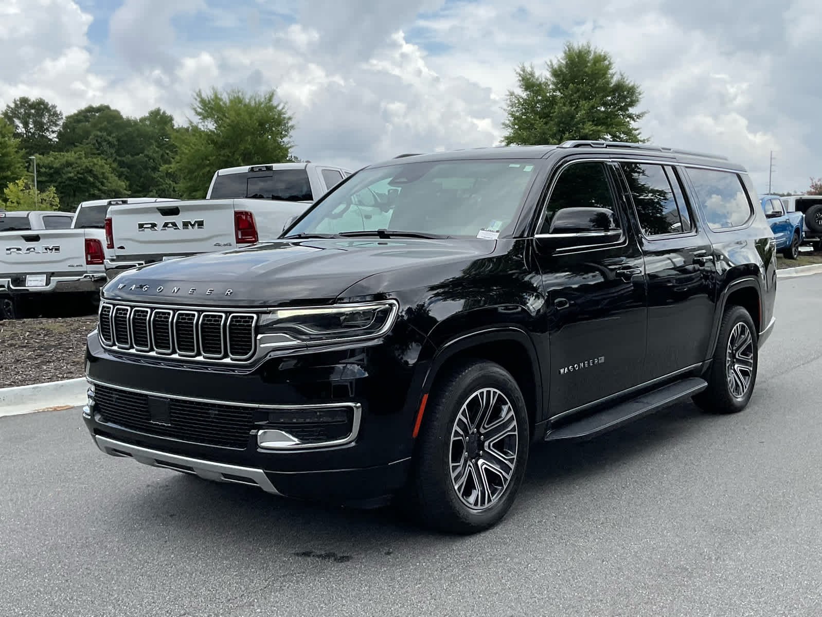 Used 2024 Diamond Black Crystal Pearlcoat Jeep Series II image 9