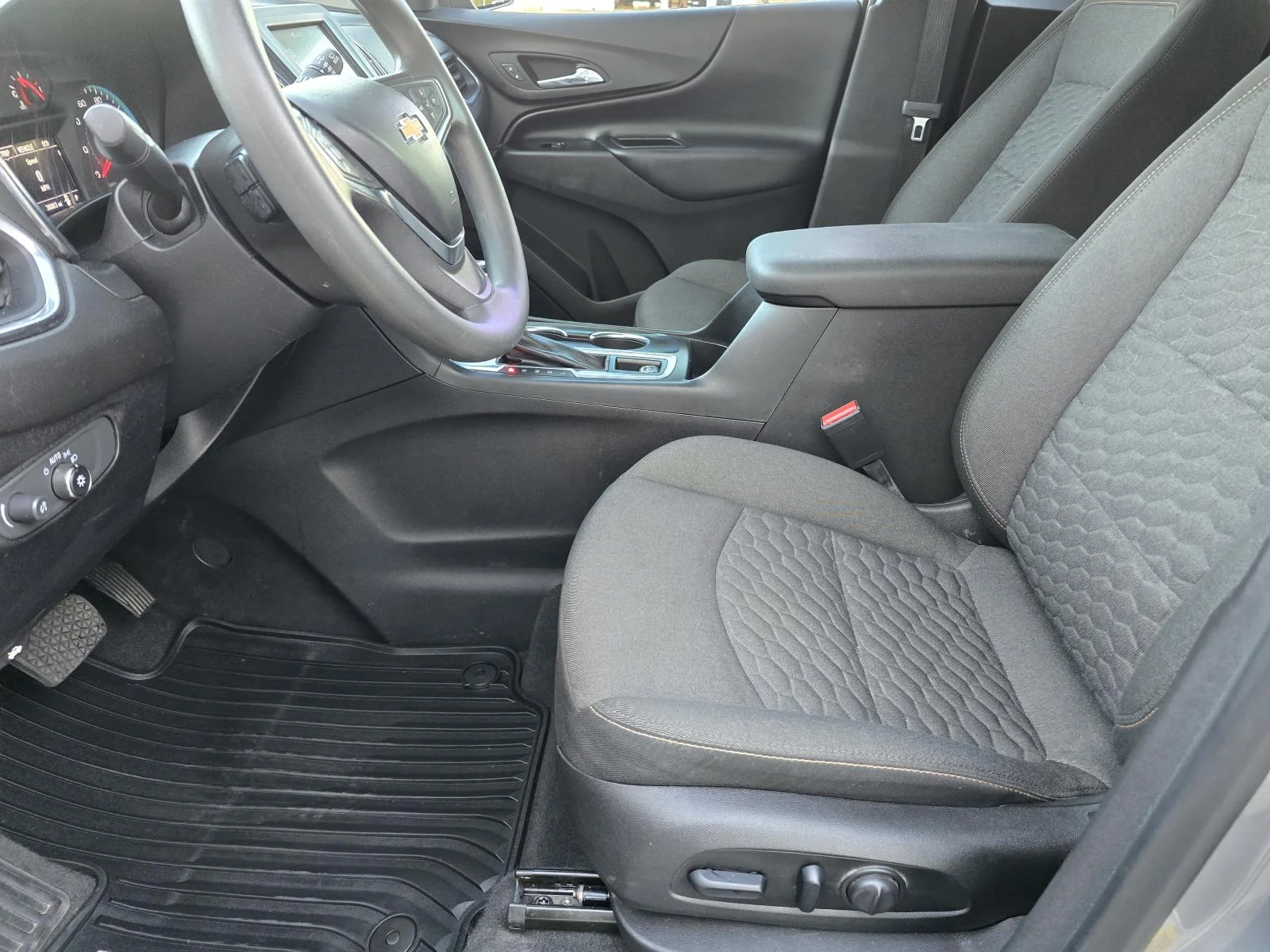 Used 2018 PEPPERDUST METALLIC Chevrolet LT image 9