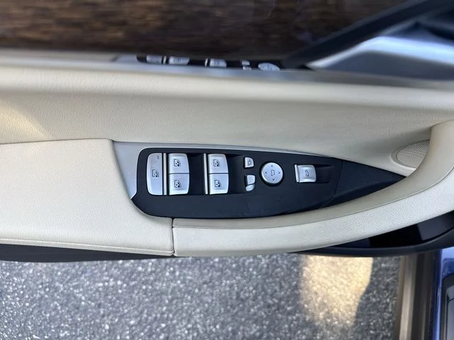 Used 2024 Blue BMW sDrive30i image 28