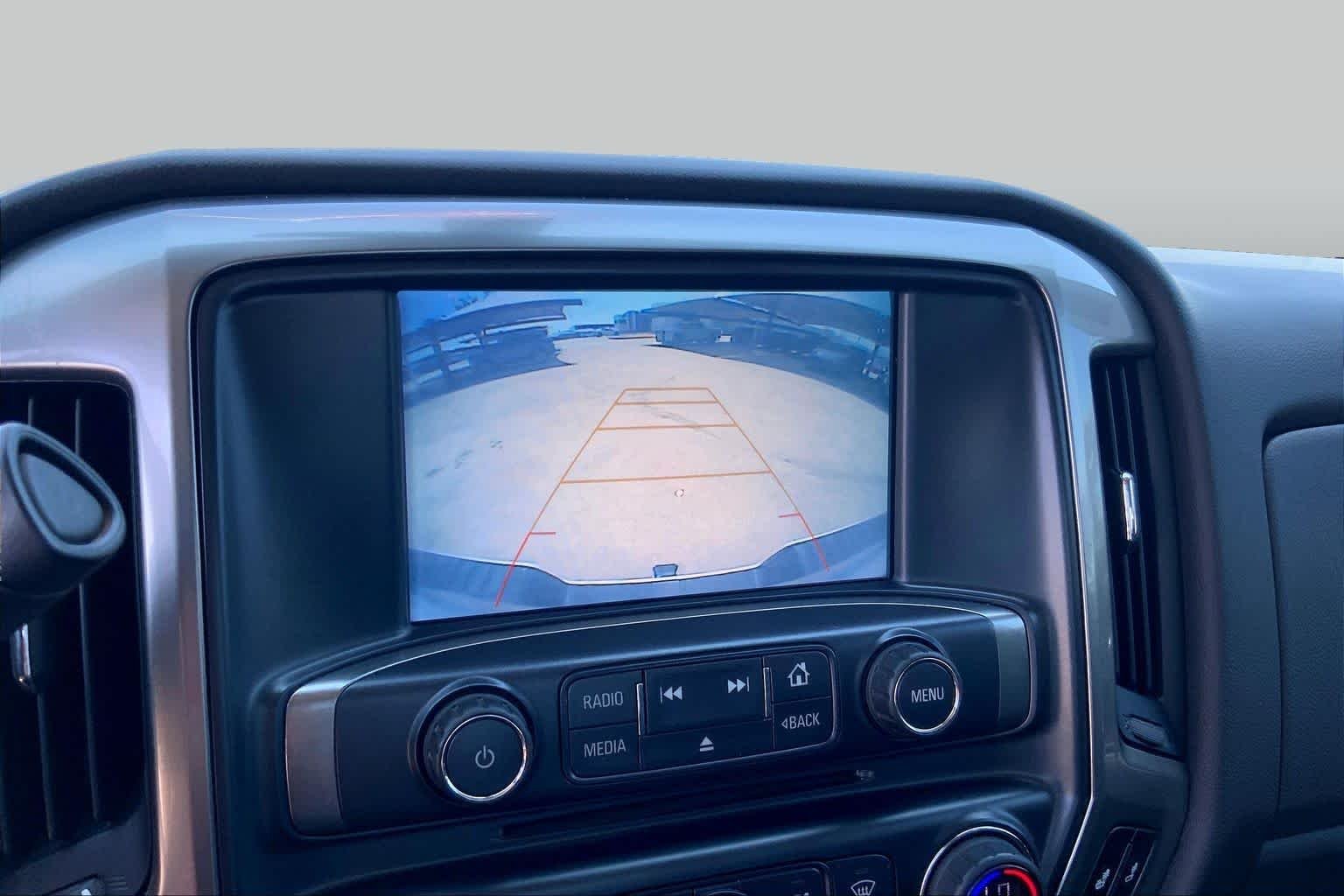 Used 2018 Summit White Chevrolet LT image 25