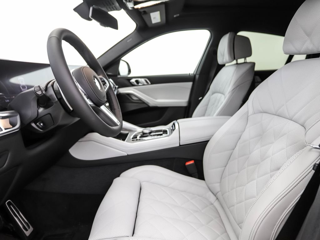 Used 2026 White Metallic BMW xDrive40i image 11