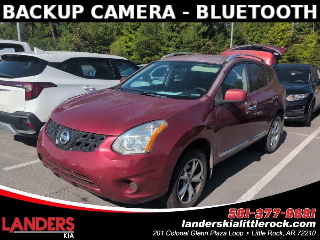 Used 2011 Cayenne Red Nissan SV image 1