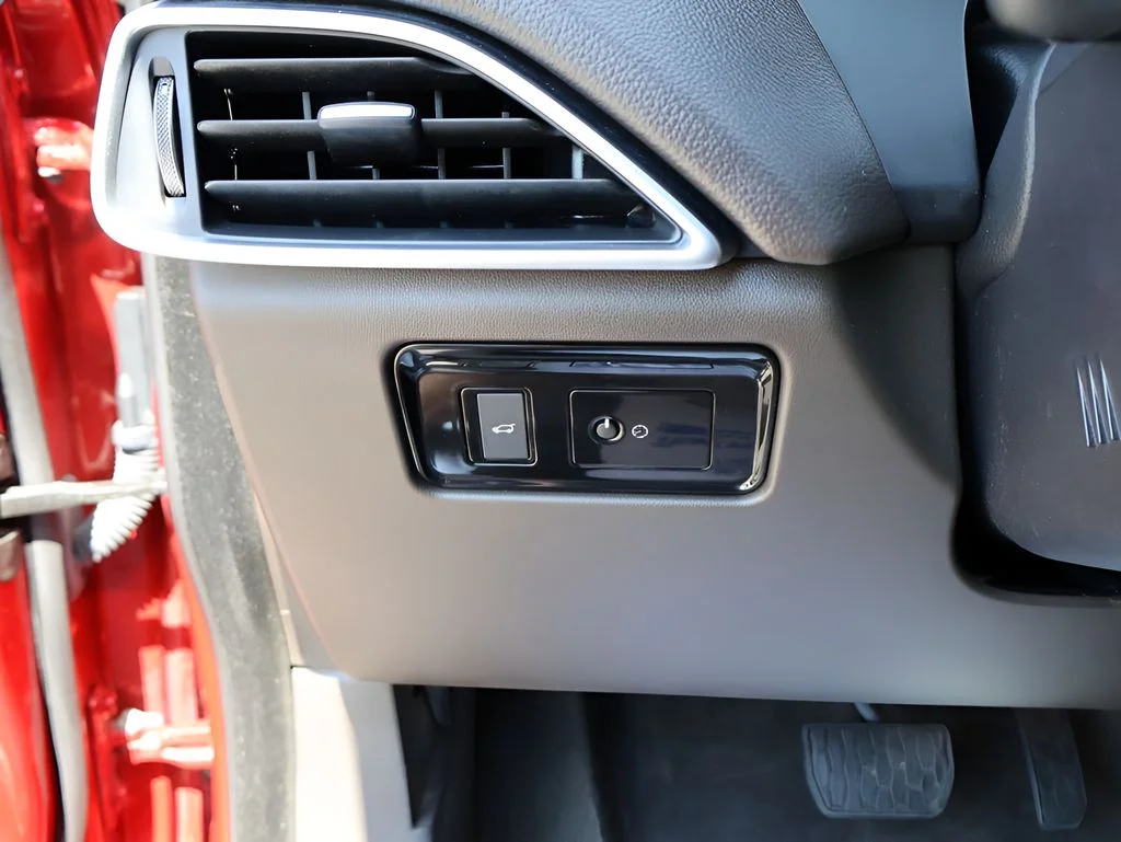 Used 2017 Red Jaguar 35t Prestige image 35
