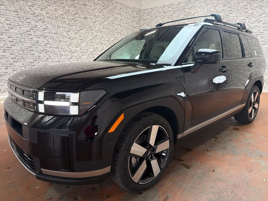 New 2027 Phantom Black Hyundai Limited image 3