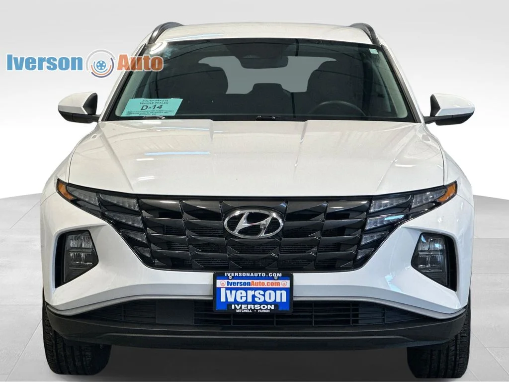 Used 2024 White Hyundai SEL image 4