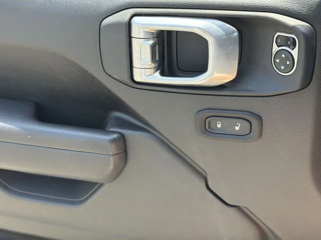 Used 2024 White Jeep Sport S image 32