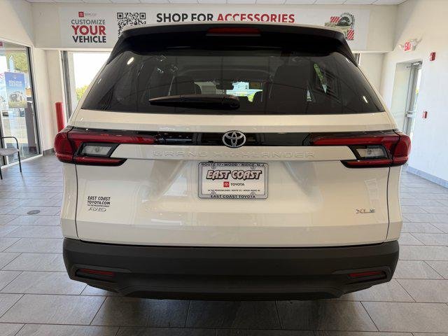 Certified Used 2026 WIND CHILL PEARL Toyota  image 27