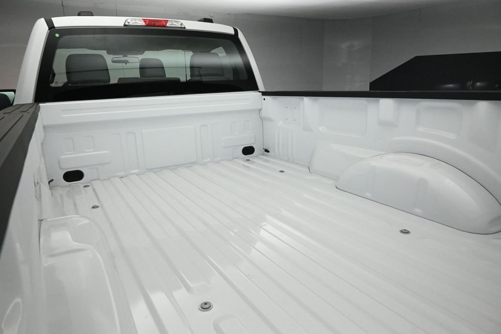 New 2026 Oxford White Ford XL image 16