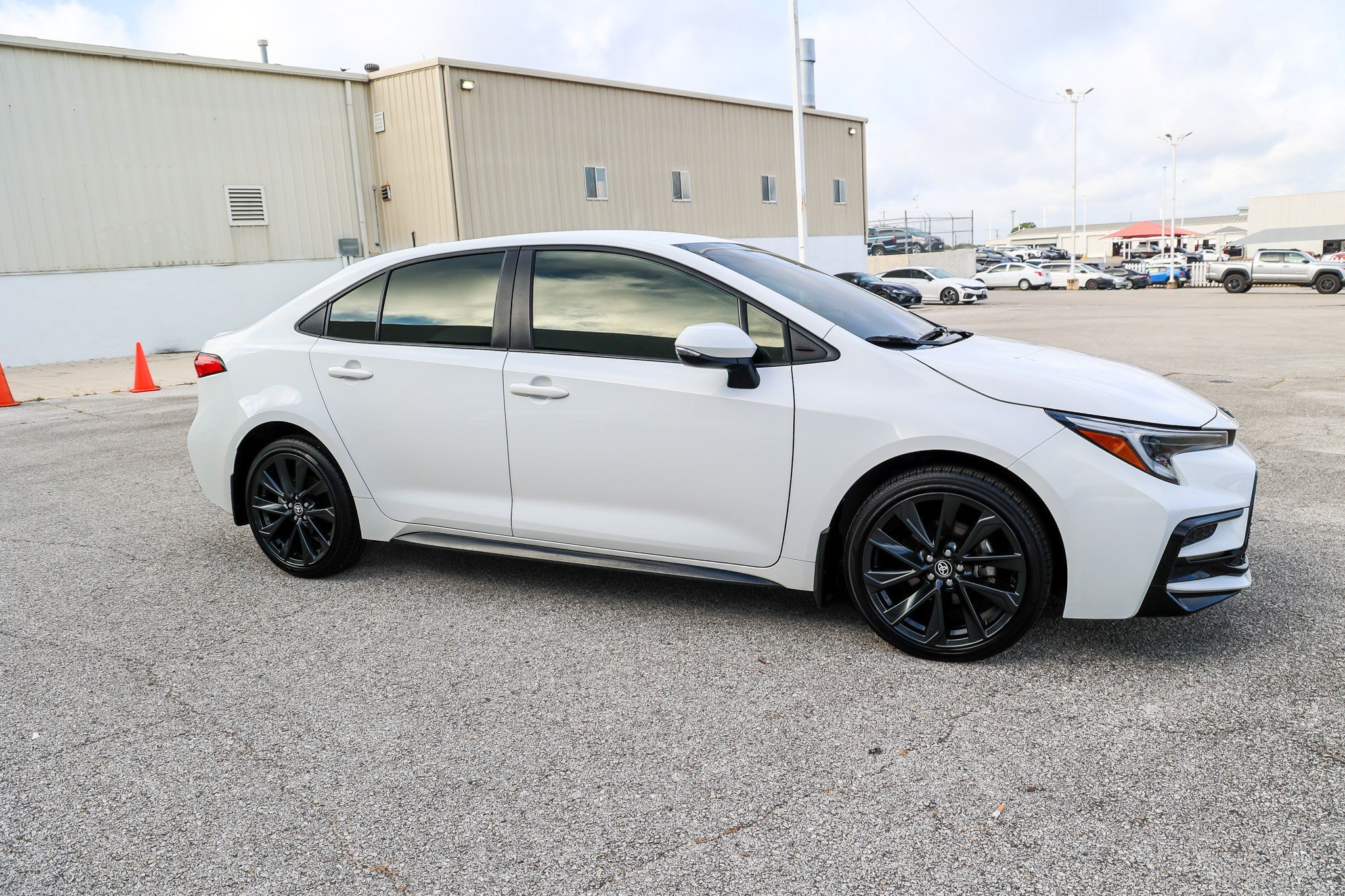 Used 2025 ICE CAP Toyota Hybrid SE image 5