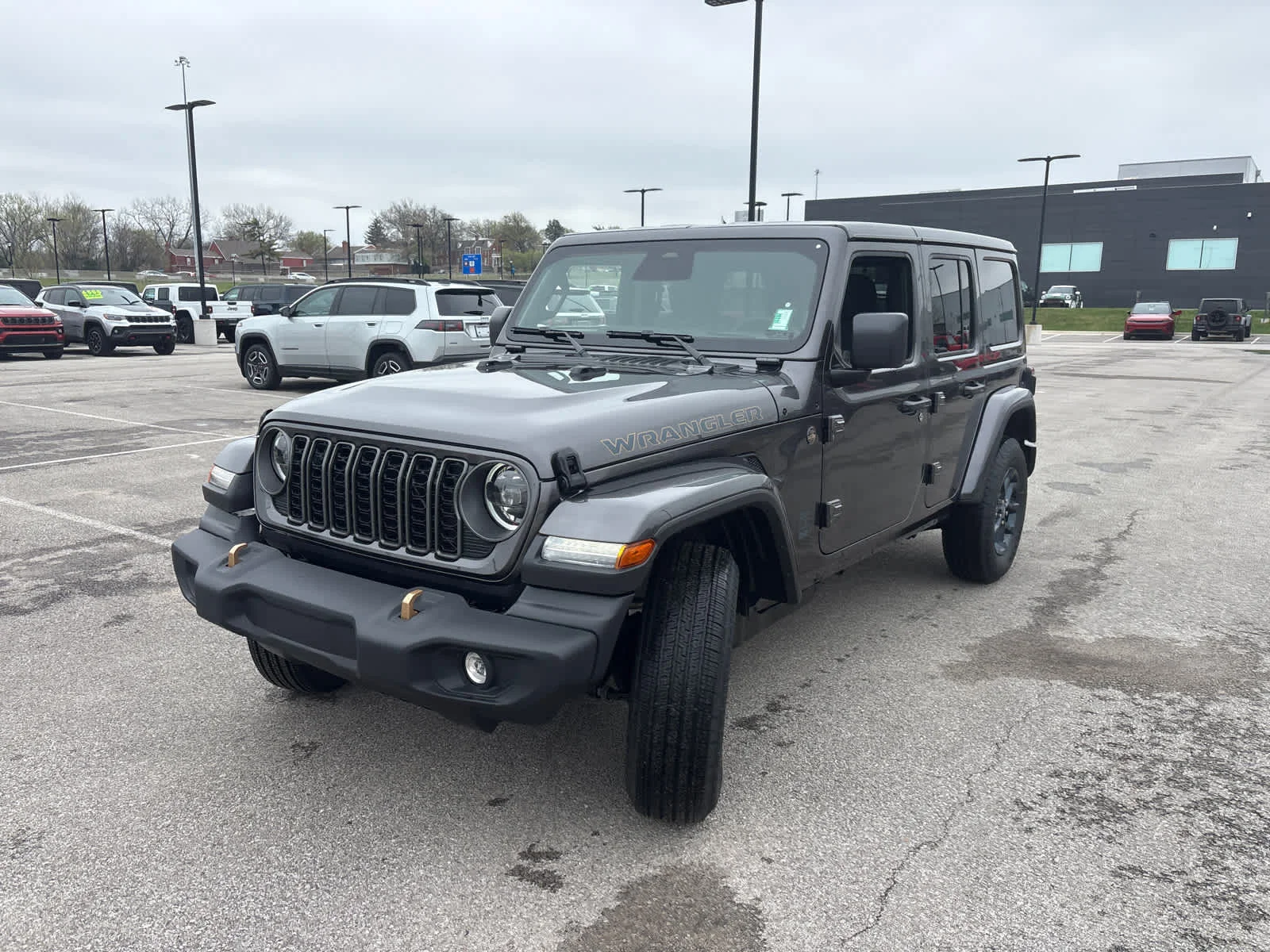 New 2026 Granite Crystal Metallic Clearcoat Jeep 85th Anniversary image 4