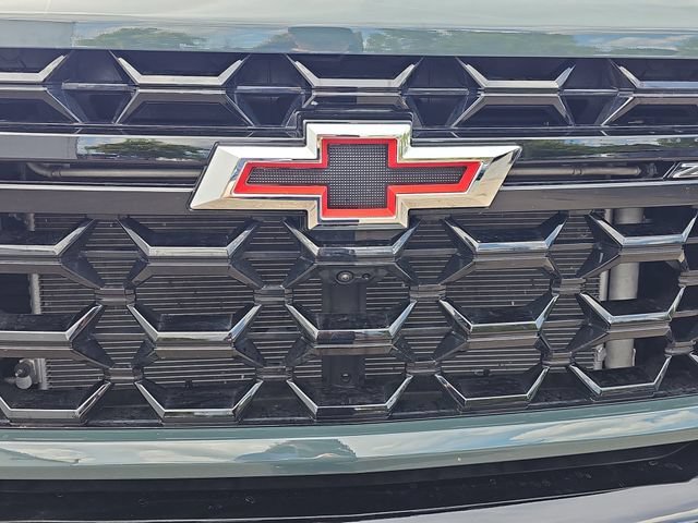 Used 2025 Cypress Gray Chevrolet ZR2 image 34