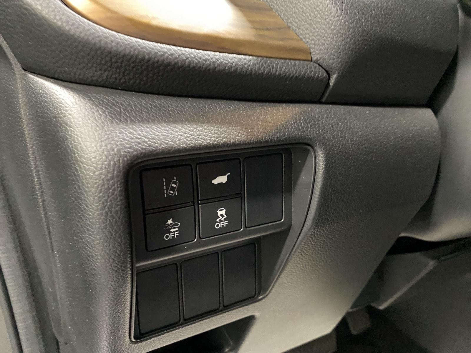 Used 2019 Modern Steel Metallic Honda Touring image 14