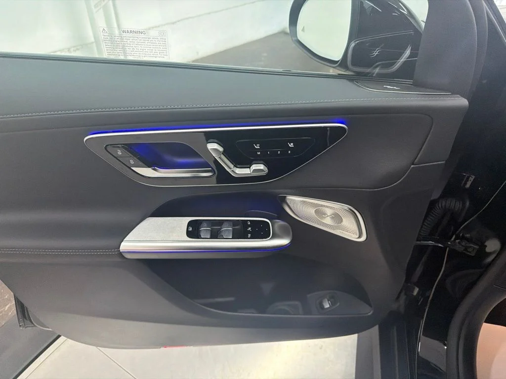 New 2027 Black Mercedes-Benz GLC 300 image 16