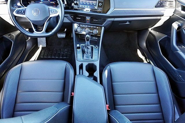 Used 2024 Black Volkswagen 1.5T SE image 18