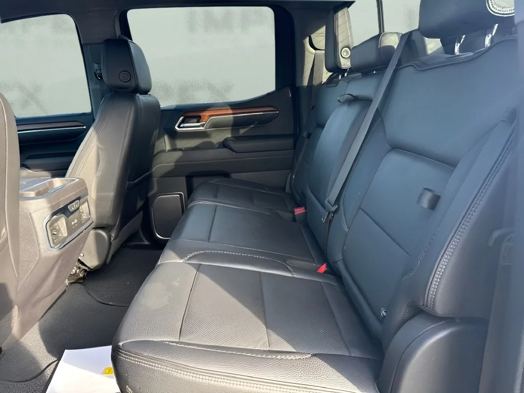Used 2023 WHITE FROST TRICOAT GMC Denali image 11