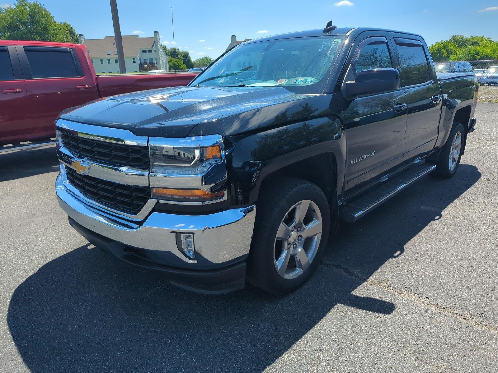 Used 2018 BLACK CHEVROLET TRUCK LT image 3