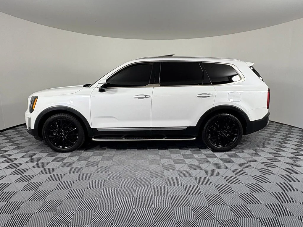Used 2020 Snow White Pearl Kia SX image 13