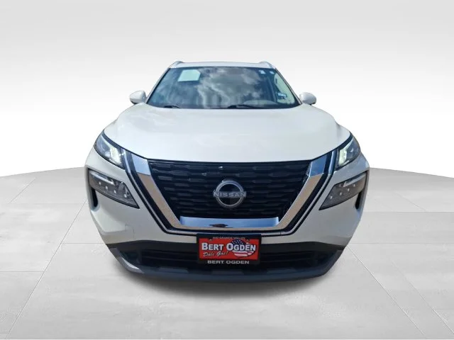 Used 2023 White Nissan SV image 2