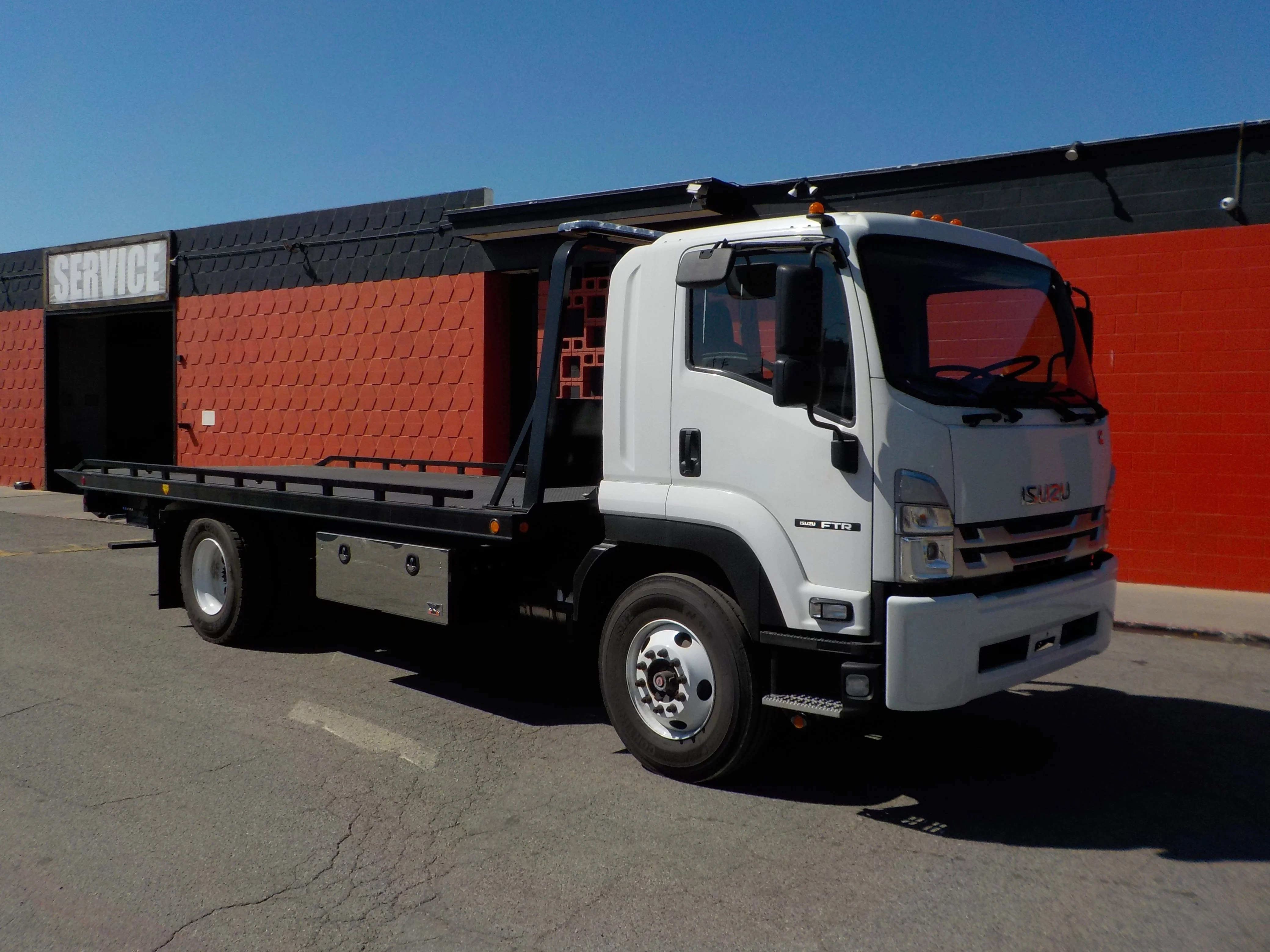 2024 Isuzu FTR's photo