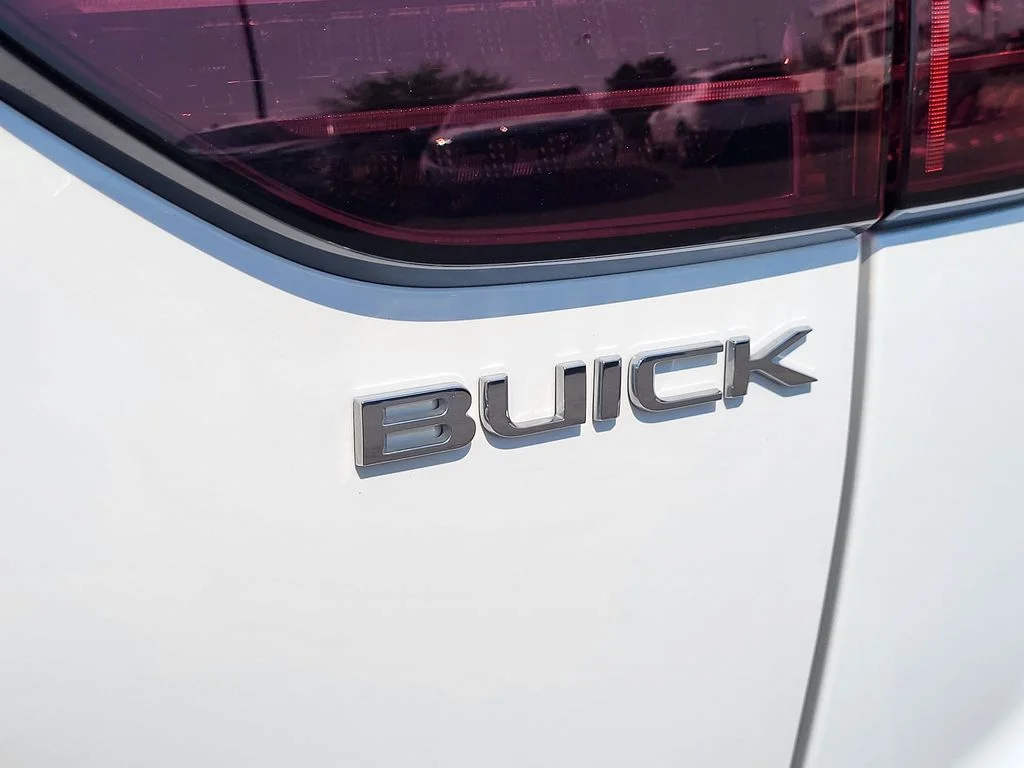 Used 2024 Summit White Buick Preferred image 8
