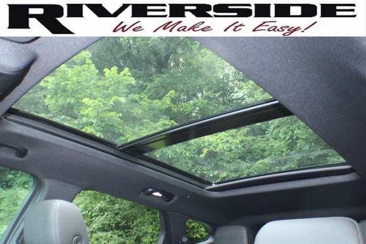 Used 2023 Iridescent Pearl Tricoat Chevrolet RS image 7