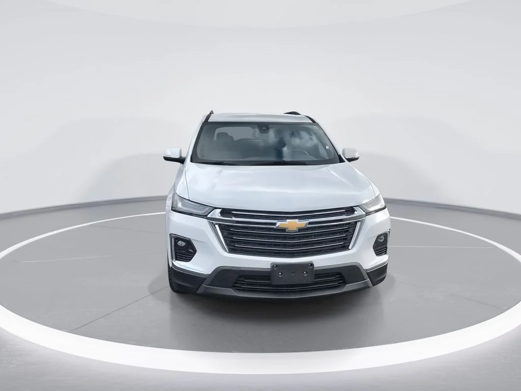 Used 2023 White Chevrolet LT image 3