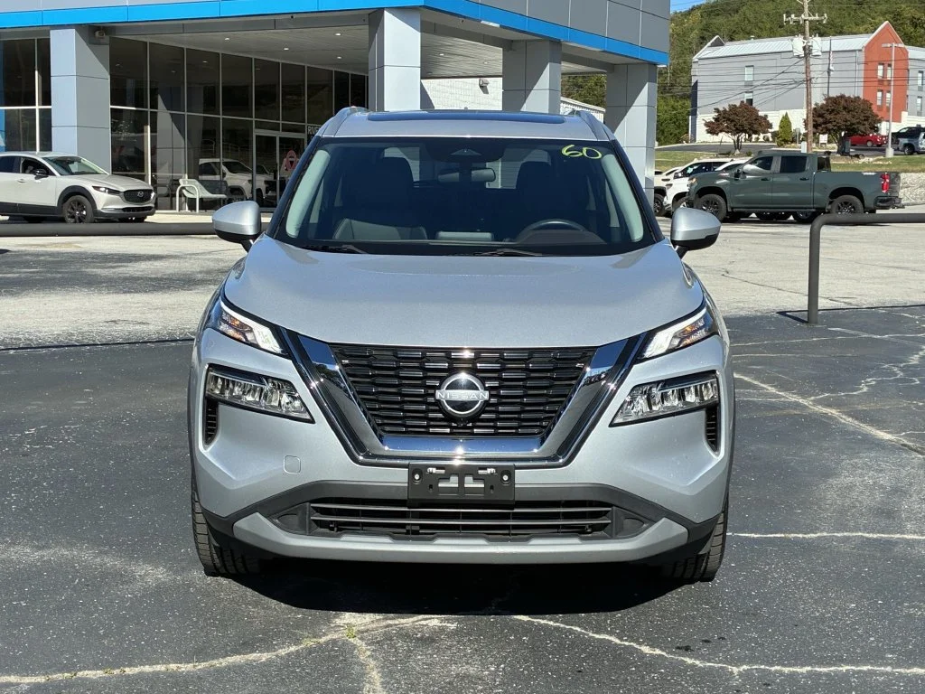 Used 2023 Silver Nissan SV image 5