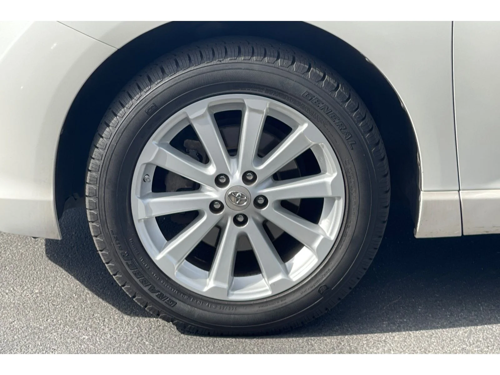 Used 2011 Blizzard Pearl Toyota Base image 40