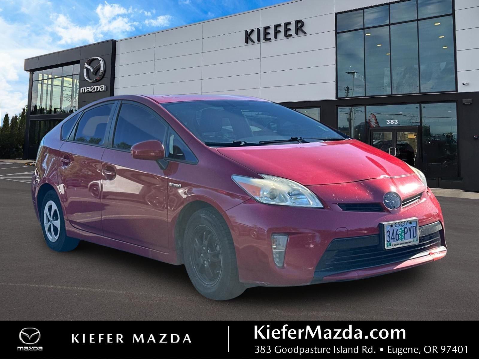 2015 Toyota Prius Two's photo