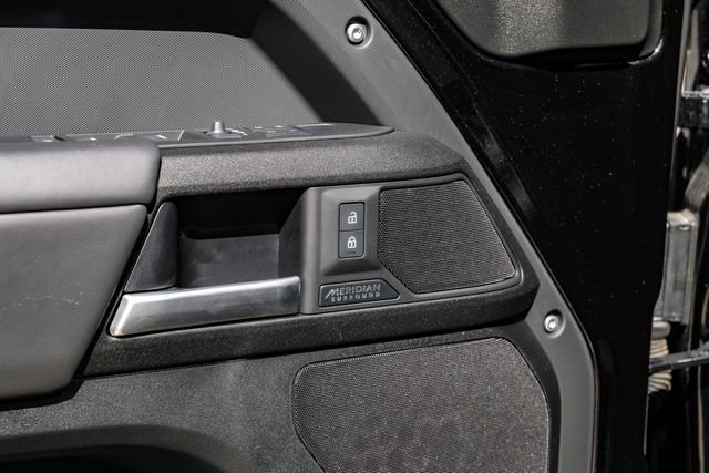 2025 Land Rover Defender V8 - Photo 64