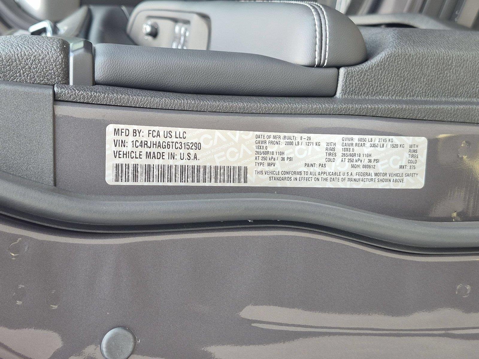New 2026 Baltic Gray Metallic Clear-Coat Exterior Paint Jeep Laredo X image 38
