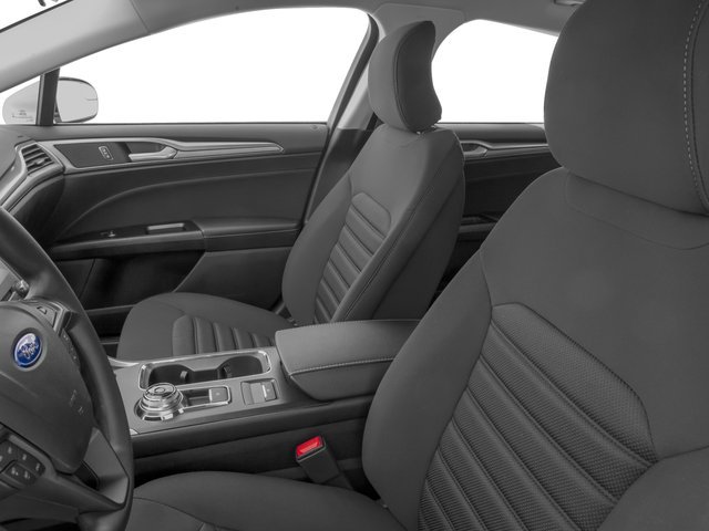 Used 2017 White Platinum Ford SE image 9